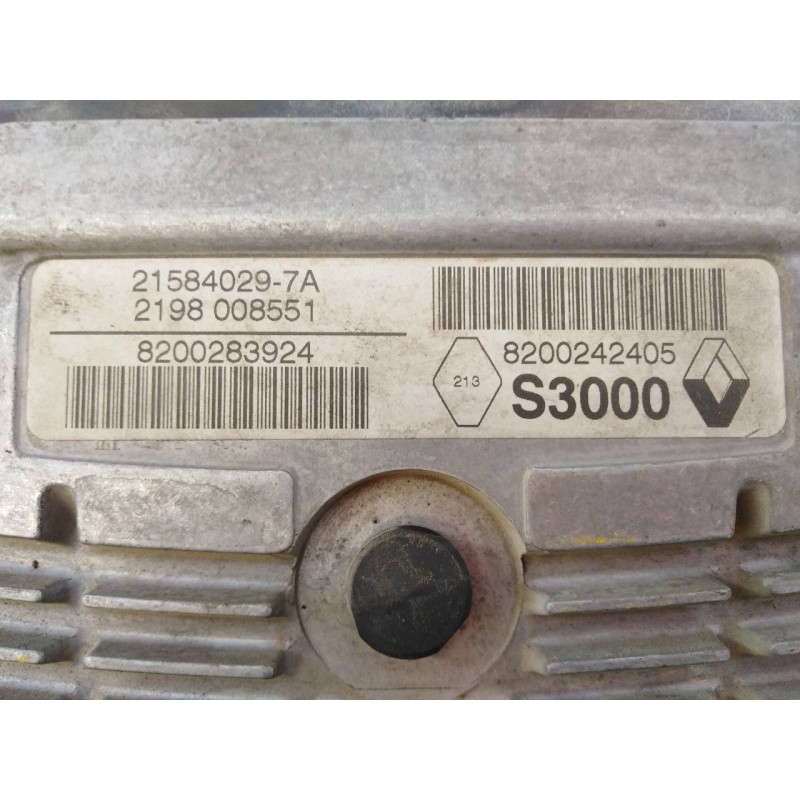 Recambio de centralita motor uce para renault megane ii berlina 5p confort dynamique referencia OEM IAM 8200283924 2198008551 E2