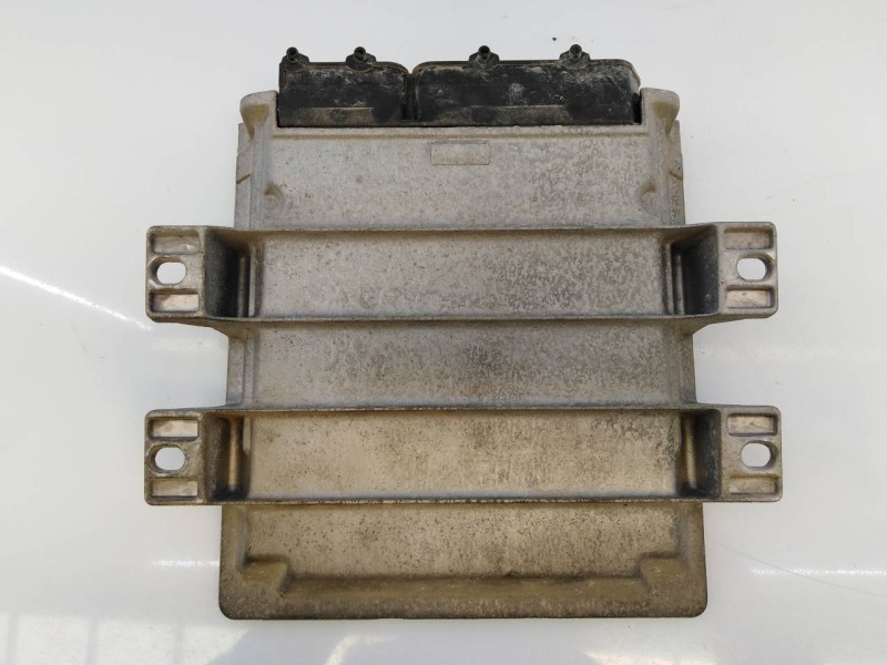 Recambio de centralita motor uce para mg serie 45 (t/rt) classic referencia OEM IAM 2D576618 M3P01CPTN E3-B3-4-2