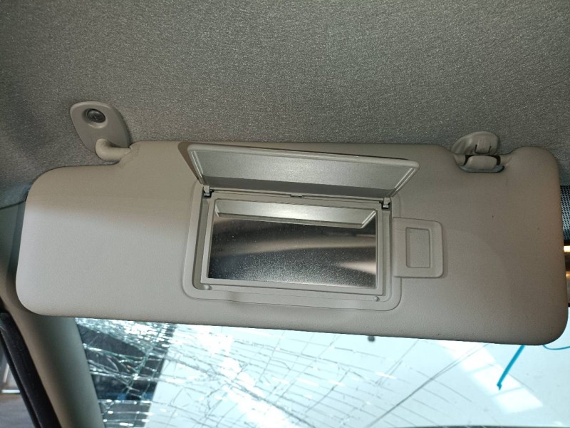 Recambio de parasol izquierdo para dacia duster ambience 4x2 referencia OEM IAM   