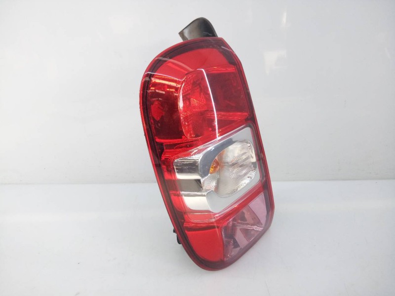 Recambio de piloto trasero izquierdo para dacia duster ambience 4x2 referencia OEM IAM 265551679R  E1-A1-15-2