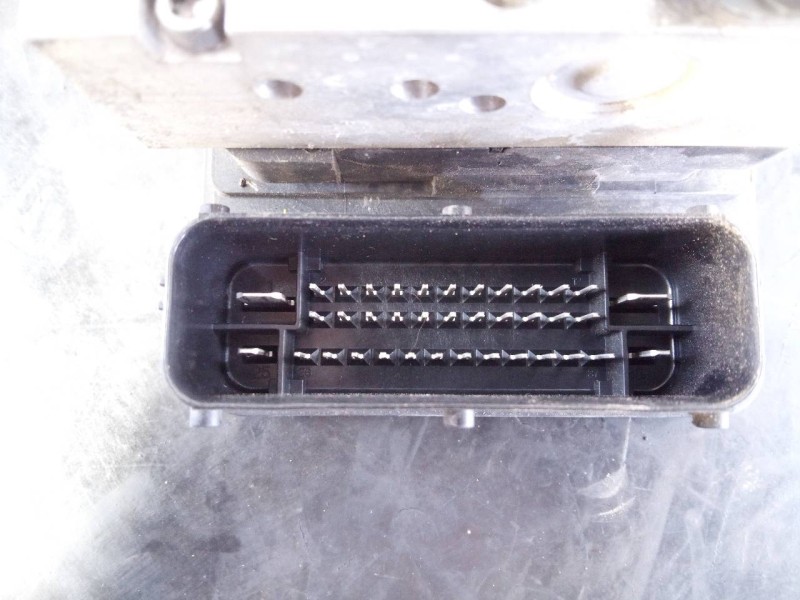 Recambio de abs para kia sportage drive 4x2 referencia OEM IAM 589203U420  P3-B8-24-3