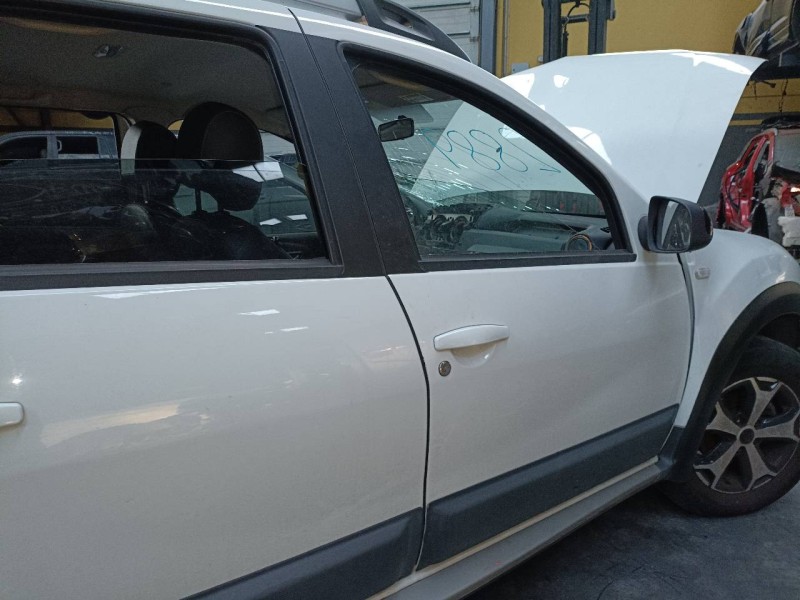 Recambio de puerta delantera derecha para dacia duster ambience 4x2 referencia OEM IAM   