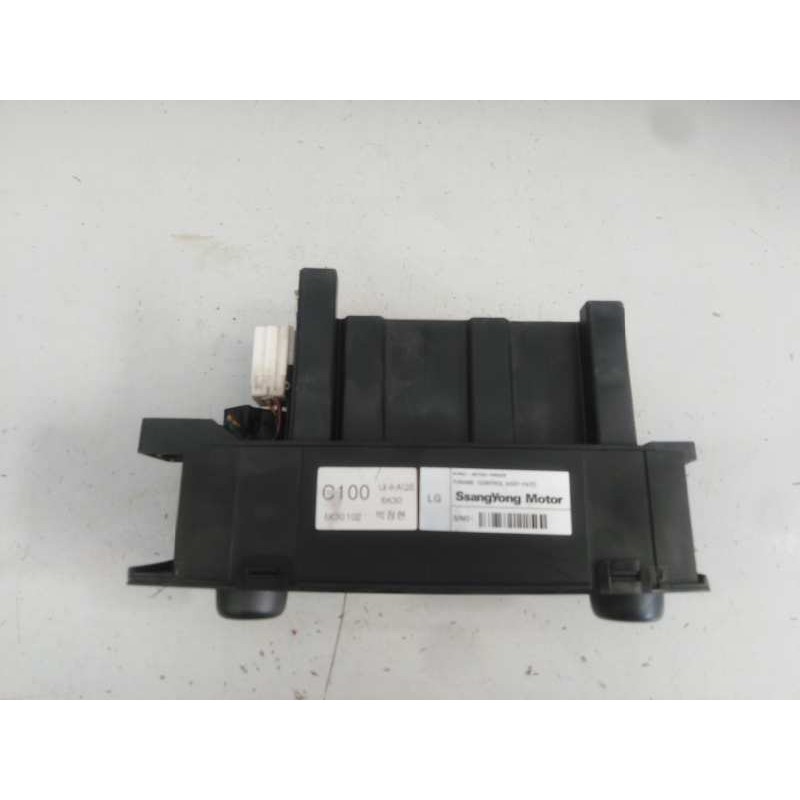 Recambio de mando climatizador para ssangyong actyon 200 xdi 4wd limited referencia OEM IAM 6870009020 6K30102 E3-A3-18-3