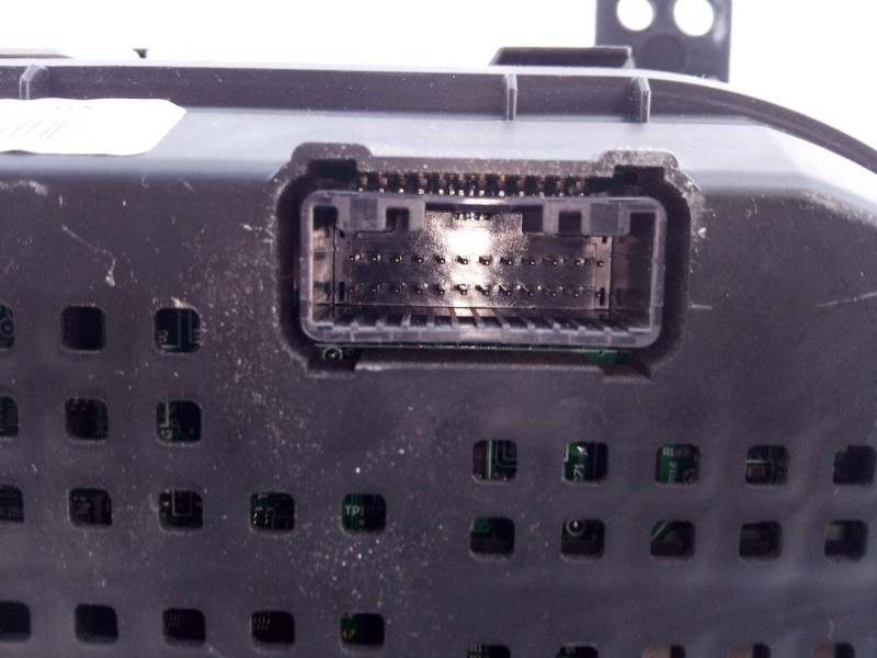 Recambio de cuadro instrumentos para hyundai ix35 style 2wd referencia OEM IAM 940092Y660 1100254750P0 E3-A3-28-4