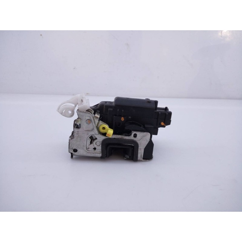 Recambio de cerradura puerta trasera izquierda para dacia lodgy stepway referencia OEM IAM   E1-A1-32-2