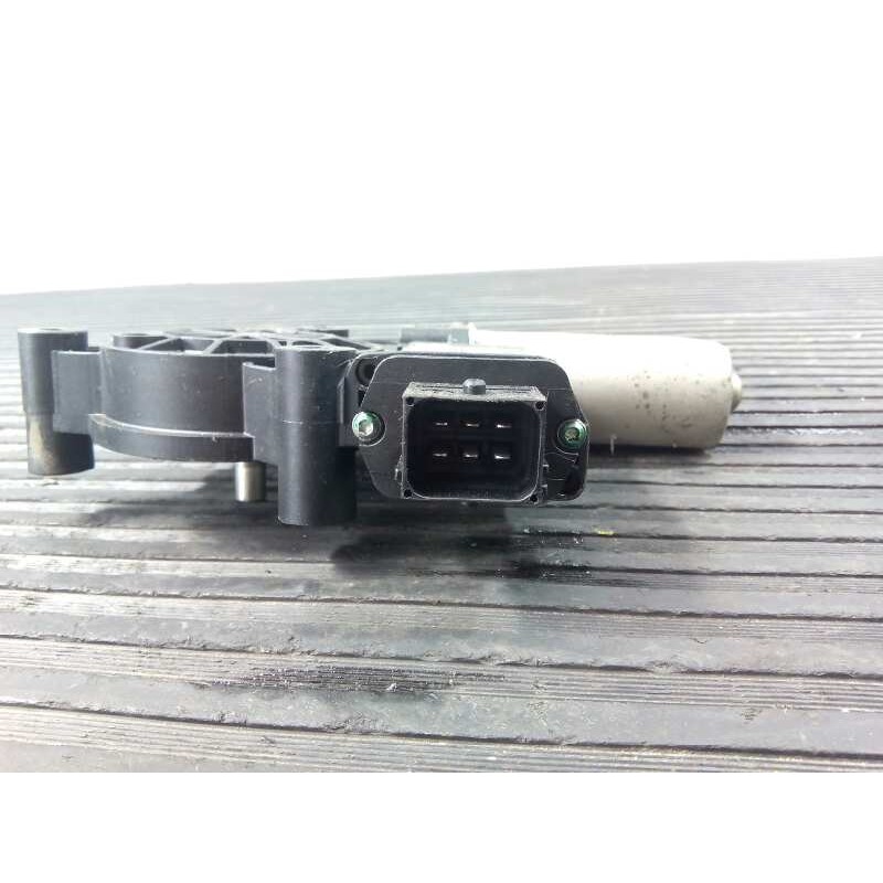 Recambio de motor elevalunas delantero izquierdo para opel corsa d essentia referencia OEM IAM   E2-B6-25-1