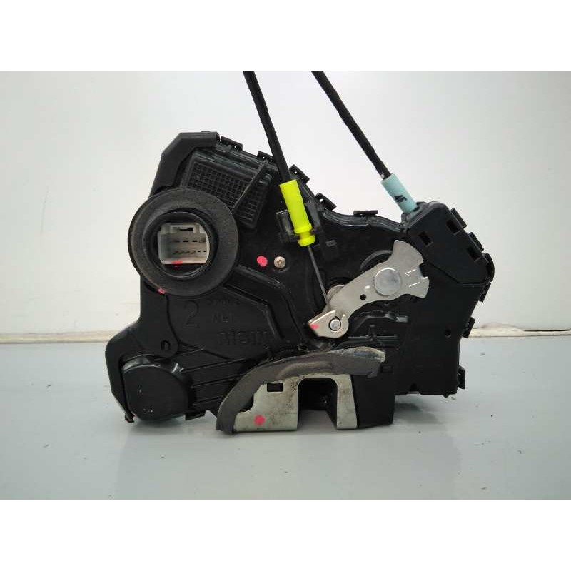 Recambio de cerradura puerta delantera izquierda para toyota corolla (e15) luna referencia OEM IAM 6904042241  E2-B4-30-1