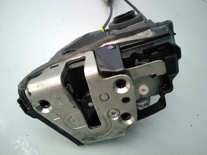 Recambio de cerradura puerta trasera izquierda para toyota corolla (e15) luna referencia OEM IAM 6906042021  E2-B4-30-1