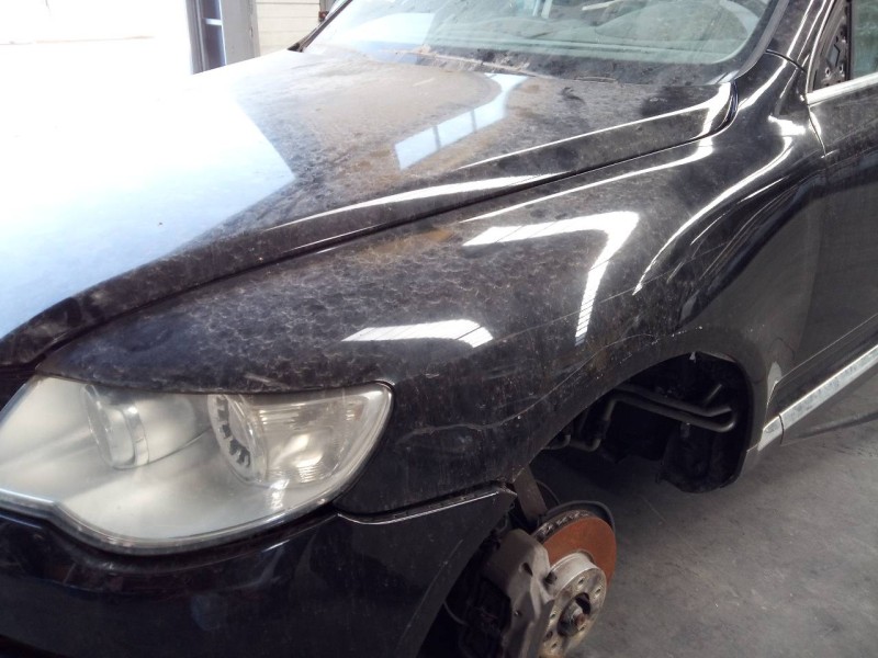 Recambio de aleta delantera izquierda para volkswagen touareg (7l6) tdi v6 +motion referencia OEM IAM   