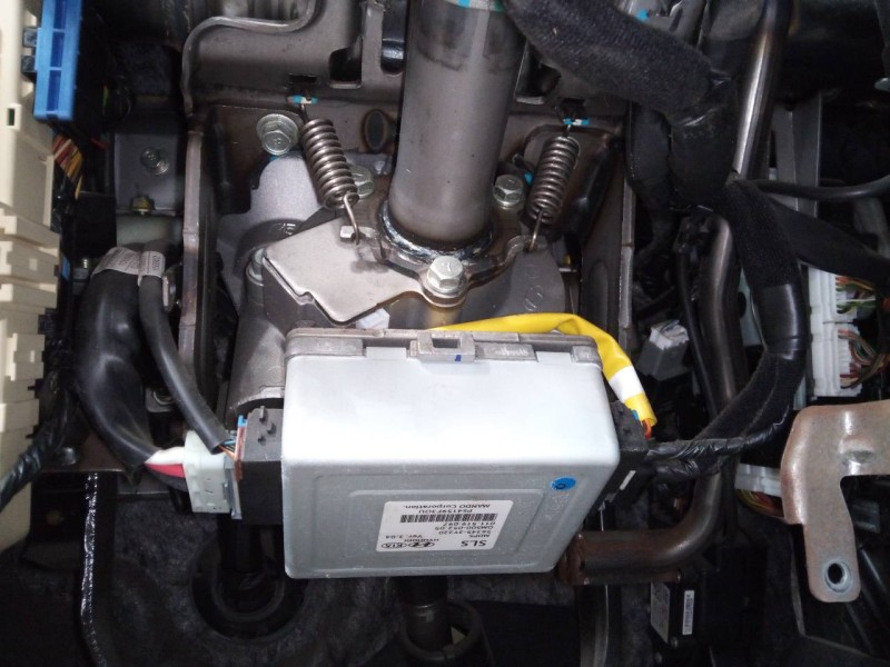 Recambio de columna direccion para kia sportage drive 4x2 referencia OEM IAM 563453Y220  