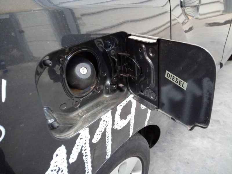 Recambio de tapa exterior combustible para dacia lodgy stepway referencia OEM IAM   