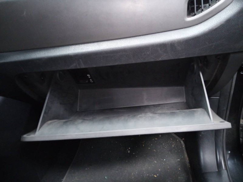 Recambio de guantera para kia sportage drive 4x2 referencia OEM IAM   