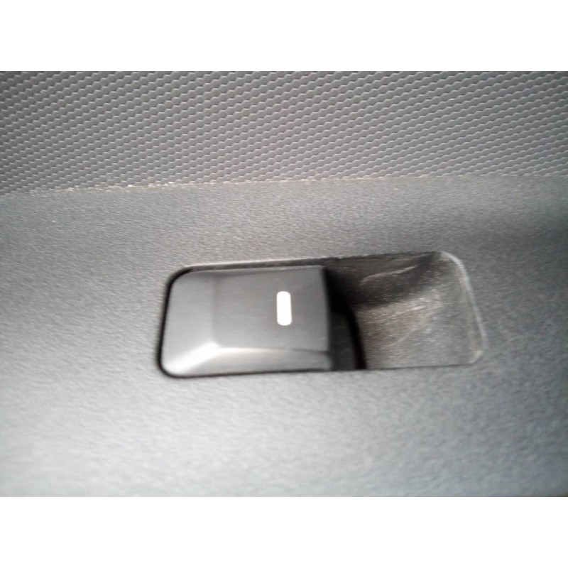 Recambio de mando elevalunas trasero izquierdo para kia sportage drive 4x2 referencia OEM IAM   