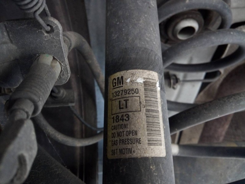 Recambio de amortiguador trasero izquierdo para chevrolet orlando lt+ referencia OEM IAM 13279250  