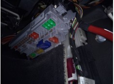 CAJA RELES / FUSIBLES 