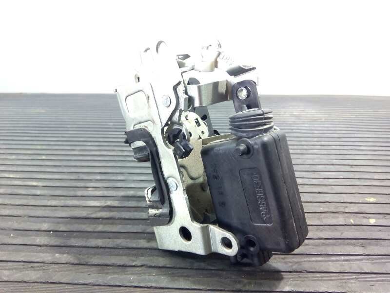 Recambio de cerradura puerta trasera izquierda para dacia sandero ambiance referencia OEM IAM 8200735248  E1-A1-8-4