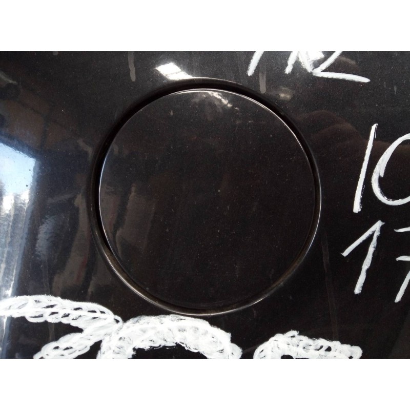 Recambio de tapa exterior combustible para kia sportage drive 4x2 referencia OEM IAM   