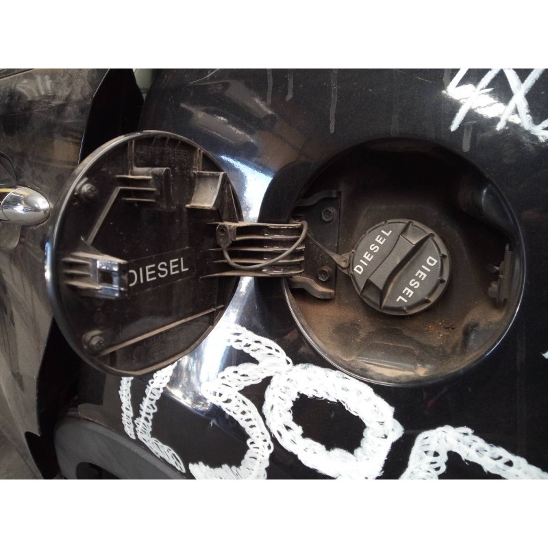 Recambio de tapa exterior combustible para kia sportage drive 4x2 referencia OEM IAM   