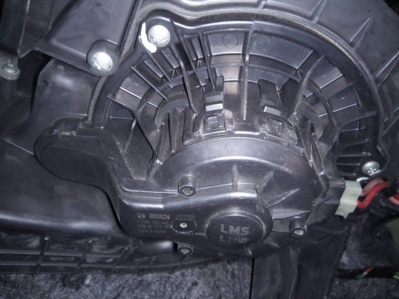 Recambio de ventilador calefaccion para kia sportage drive 4x2 referencia OEM IAM F00S3B2441  