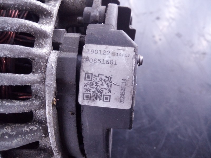 Recambio de alternador para skoda rapid active referencia OEM IAM 190122 P0651681 P3-A4-25-5