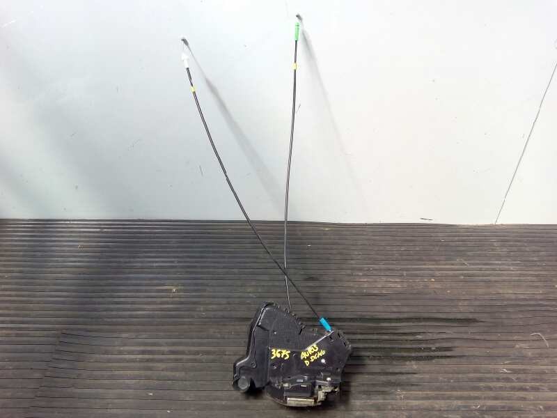 Recambio de cerradura puerta delantera derecha para toyota auris active referencia OEM IAM A046693  E2-B4-30-2