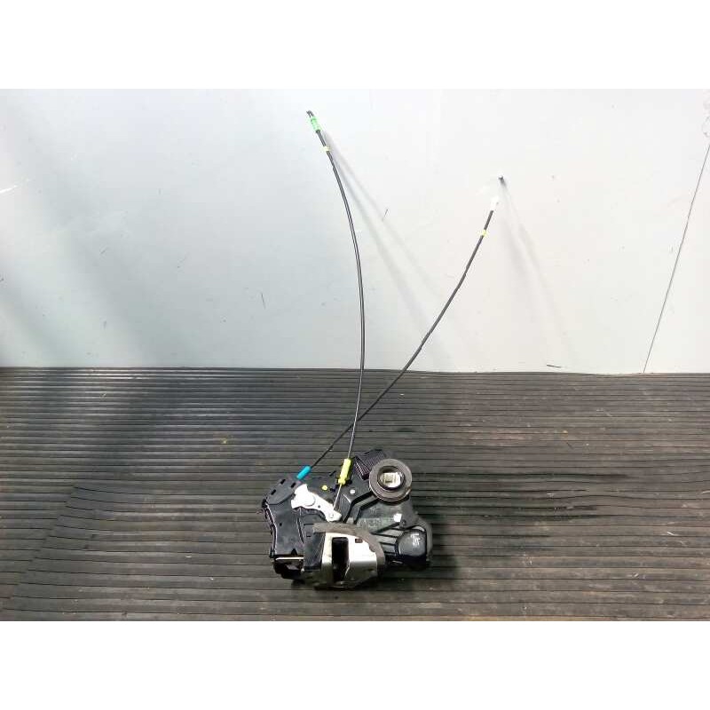 Recambio de cerradura puerta delantera derecha para toyota auris active referencia OEM IAM A046693  E2-B4-30-2
