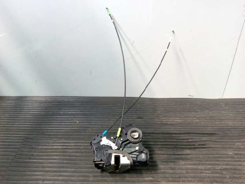 Recambio de cerradura puerta delantera derecha para toyota auris active referencia OEM IAM A046693  E2-B4-30-2