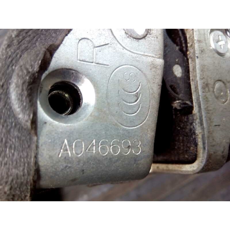 Recambio de cerradura puerta delantera derecha para toyota auris active referencia OEM IAM A046693  E2-B4-30-2