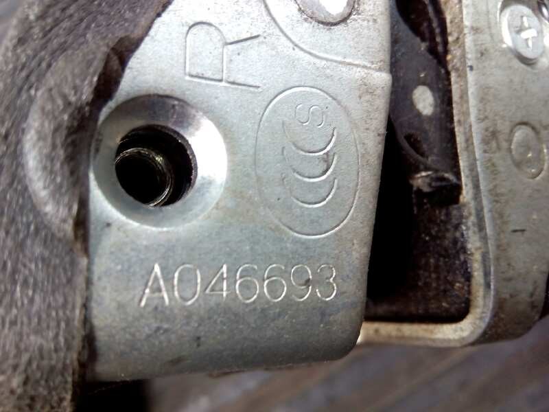 Recambio de cerradura puerta delantera derecha para toyota auris active referencia OEM IAM A046693  E2-B4-30-2