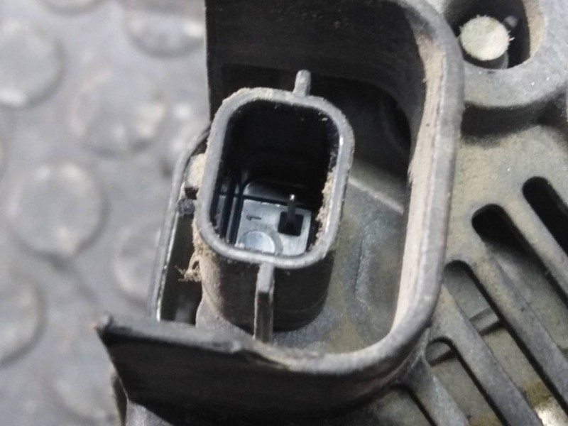 Recambio de alternador para renault clio iv expression referencia OEM IAM 231001318R TG12C2412627732A P3-A4-13-3