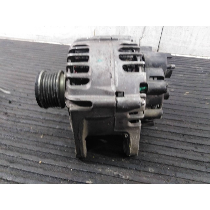 Recambio de alternador para renault clio iv expression referencia OEM IAM 231001318R TG12C2412627732A P3-A4-13-3