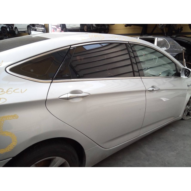 Recambio de puerta trasera derecha para hyundai i40 style blue referencia OEM IAM   