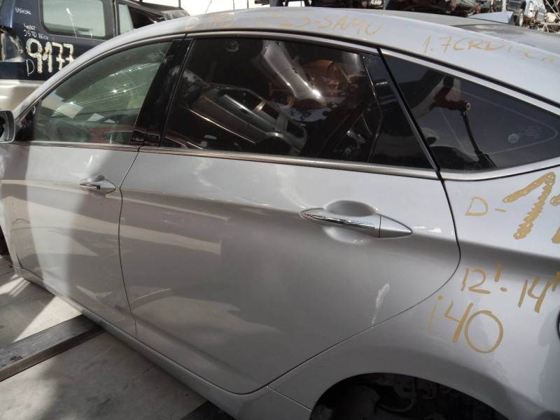 Recambio de puerta trasera izquierda para hyundai i40 style blue referencia OEM IAM   