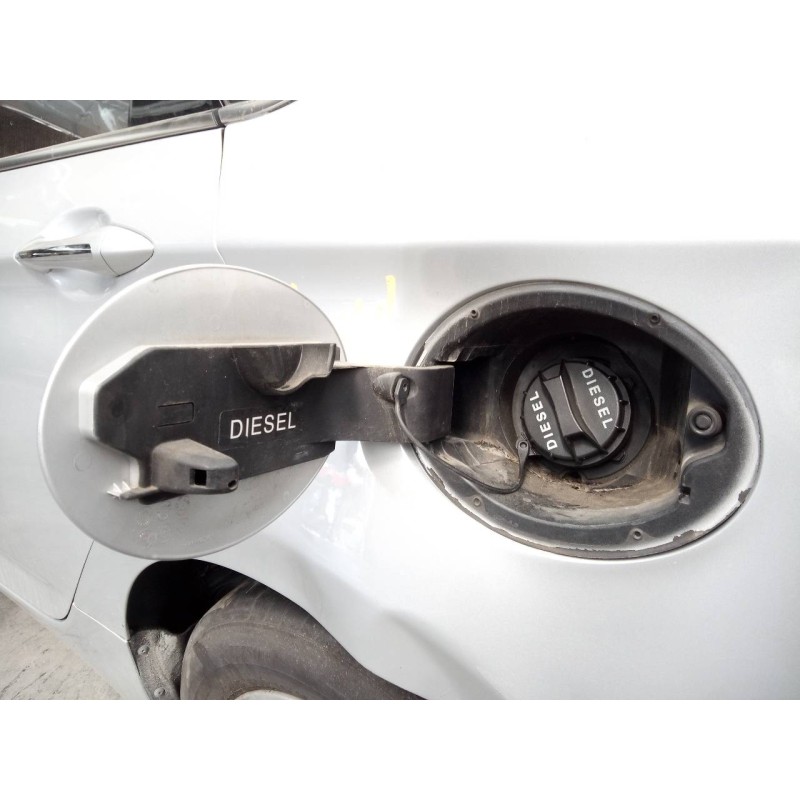 Recambio de tapa exterior combustible para hyundai i40 style blue referencia OEM IAM   