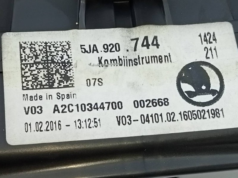 Recambio de cuadro instrumentos para skoda rapid active referencia OEM IAM 5JA920744  E2-A1-44-3