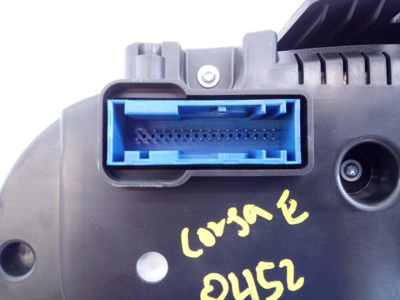 Recambio de cuadro instrumentos para opel corsa e selective ecoflex referencia OEM IAM 13499773 2469482 E3-A5-29-1