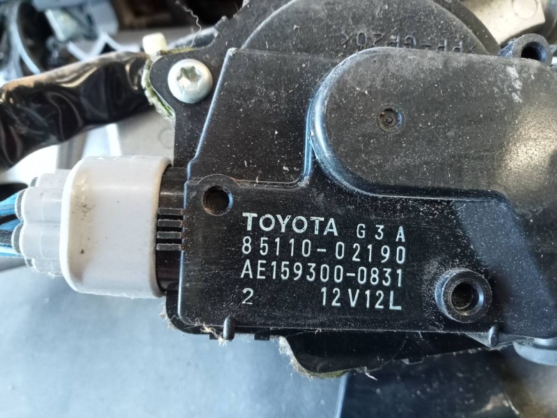 Recambio de motor limpia delantero para toyota auris active referencia OEM IAM 8511002190  