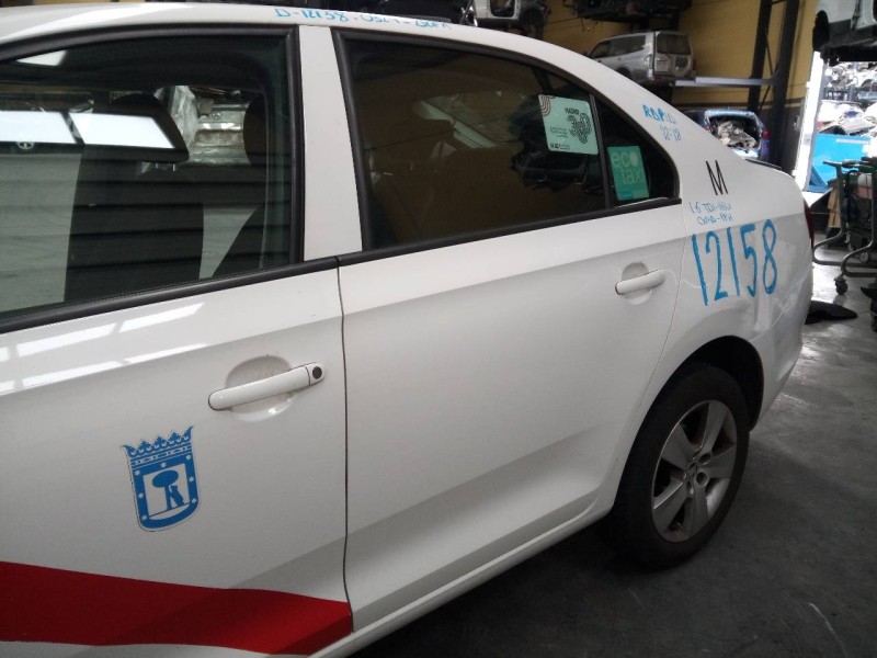 Recambio de puerta trasera izquierda para skoda rapid active referencia OEM IAM   