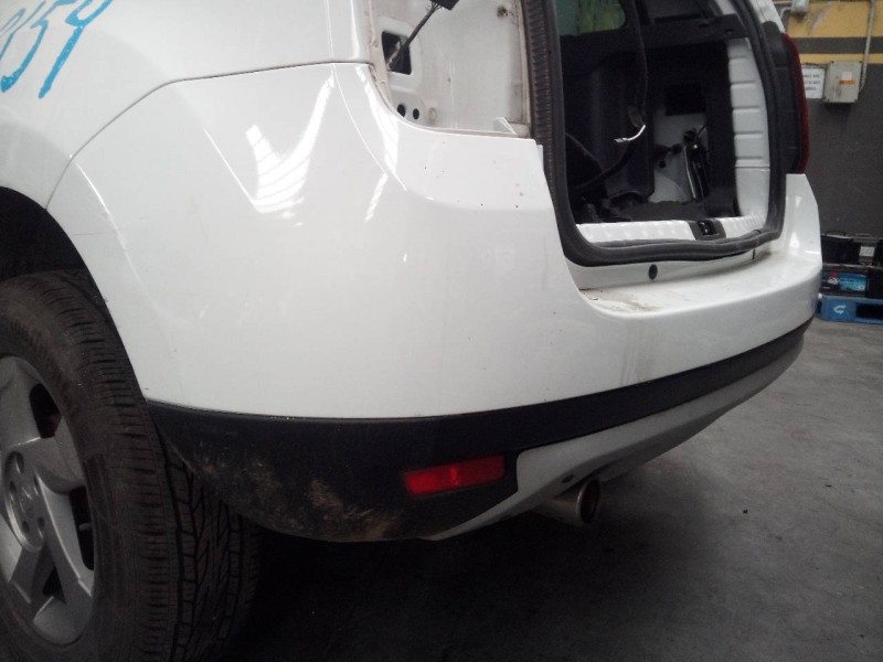 Recambio de paragolpes trasero para dacia duster laureate 4x2 referencia OEM IAM   