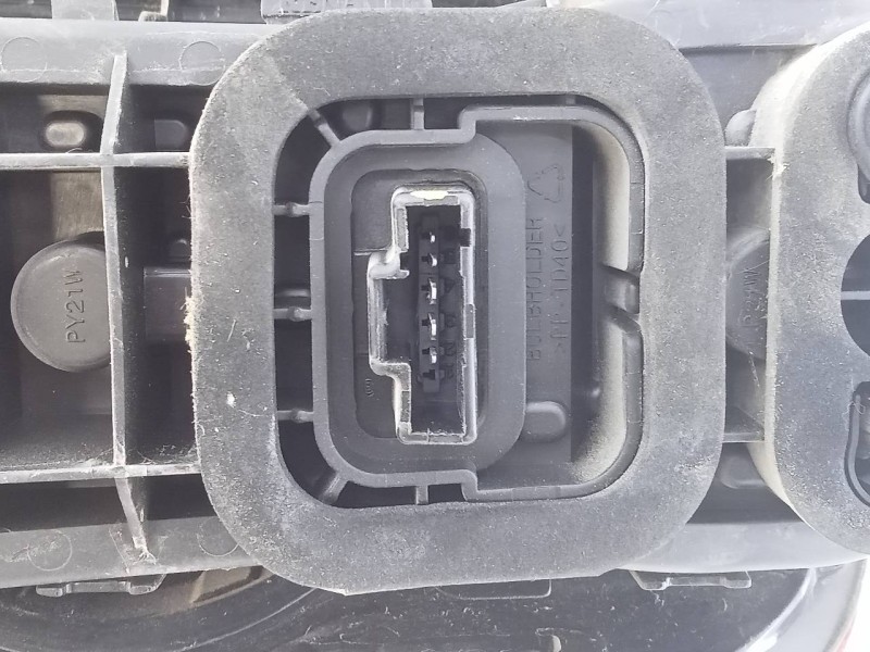 Recambio de piloto trasero derecho para dacia duster laureate 4x2 referencia OEM IAM   E1-A1-39-1