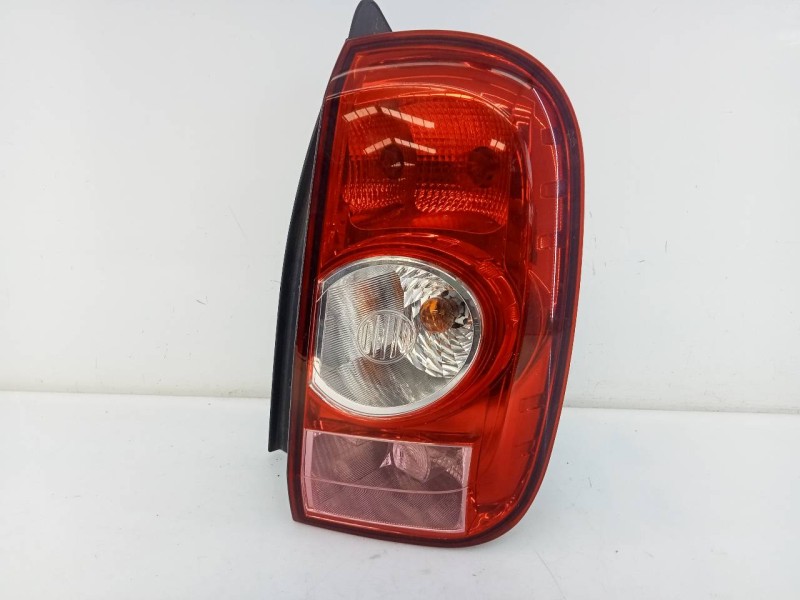 Recambio de piloto trasero derecho para dacia duster laureate 4x2 referencia OEM IAM   E1-A1-39-1