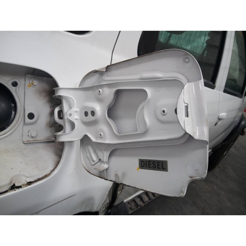 Recambio de tapa exterior combustible para dacia duster laureate 4x2 referencia OEM IAM   