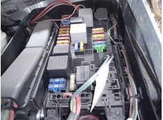 CAJA RELES / FUSIBLES 