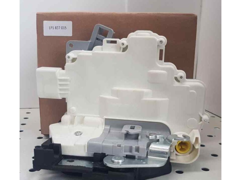 Recambio de cerradura puerta delantera izquierda para universal cerradura delantera izquierda seat referencia OEM IAM 1P1837015 