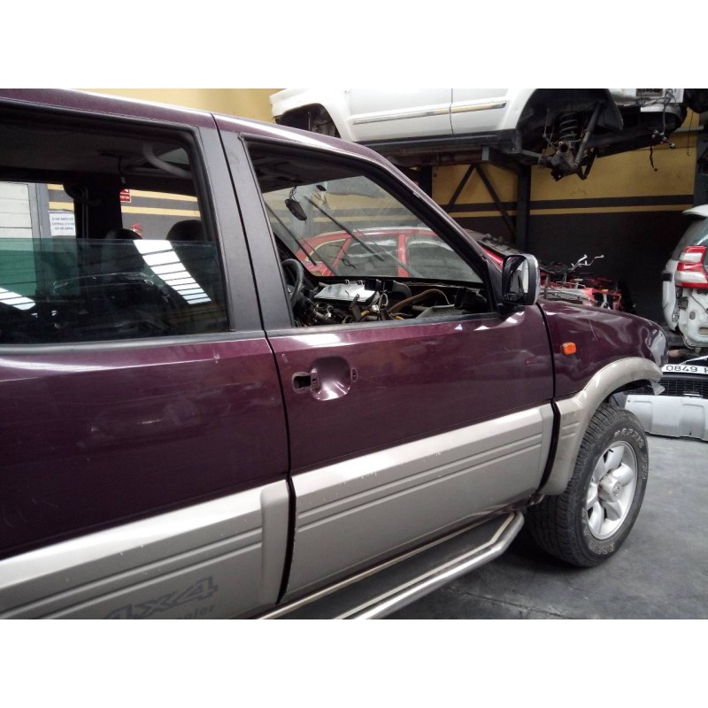 Recambio de puerta delantera derecha para nissan terrano/terrano.ii (r20) elegance referencia OEM IAM   