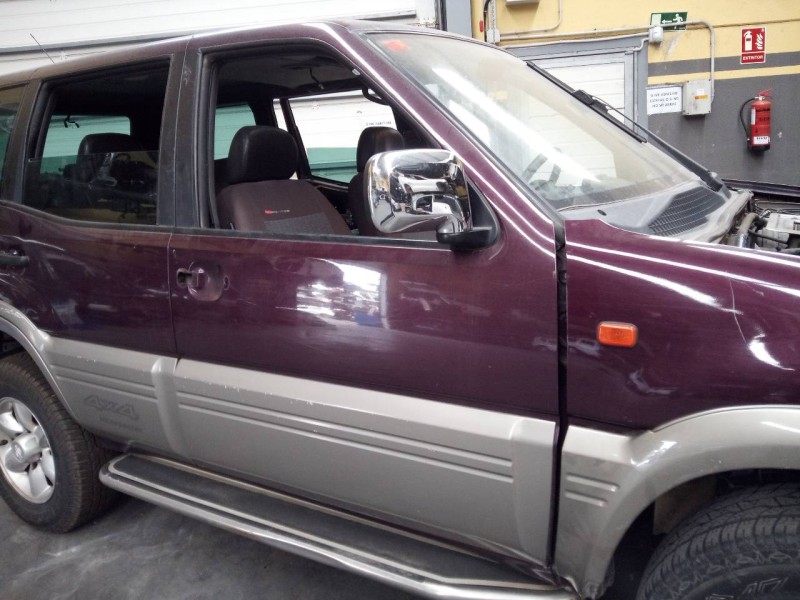 Recambio de puerta delantera derecha para nissan terrano/terrano.ii (r20) elegance referencia OEM IAM   