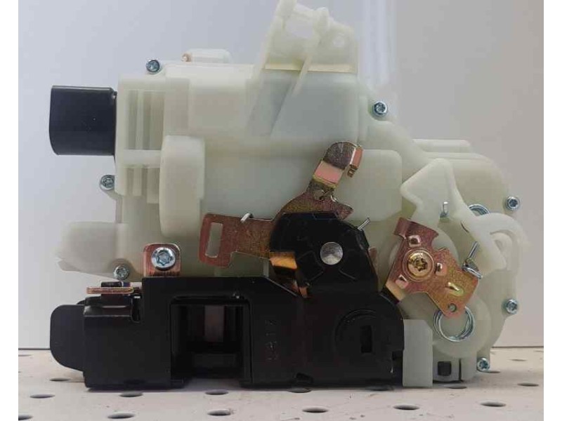 Recambio de cerradura puerta trasera derecha para universal cerradura trasera derecha vw-seat-skoda referencia OEM IAM 3B4839016