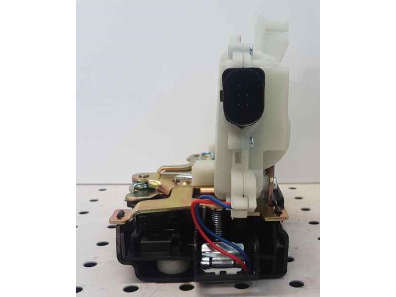 Recambio de cerradura puerta trasera derecha para universal cerradura trasera derecha vw-seat-skoda referencia OEM IAM 3B4839016