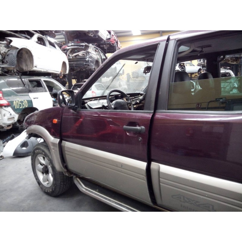 Recambio de puerta delantera izquierda para nissan terrano/terrano.ii (r20) elegance referencia OEM IAM   