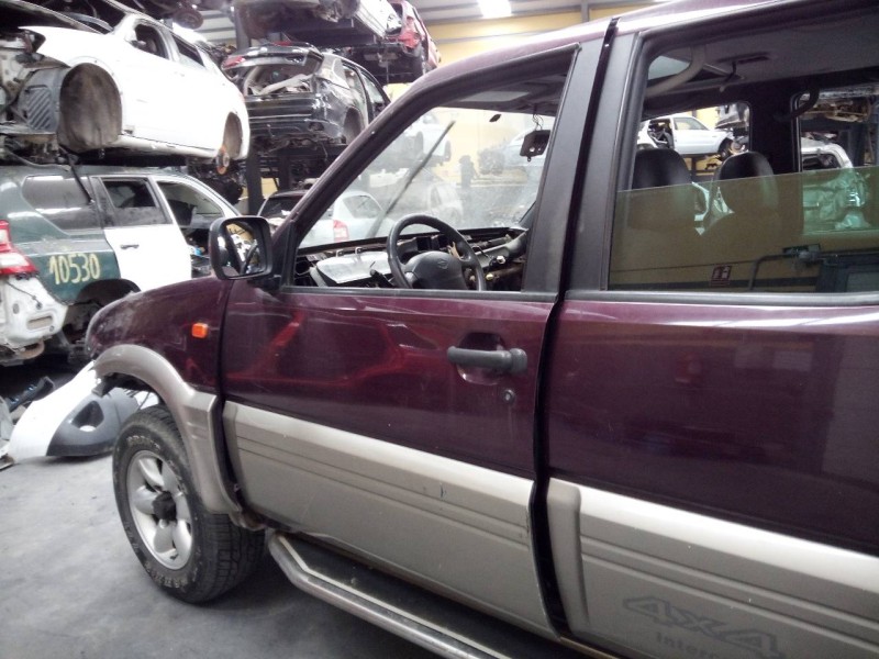 Recambio de puerta delantera izquierda para nissan terrano/terrano.ii (r20) elegance referencia OEM IAM   